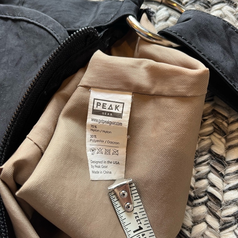 Peak Gear Black RFID Block Crossbody Messenger Bag - Picture 3 of 10